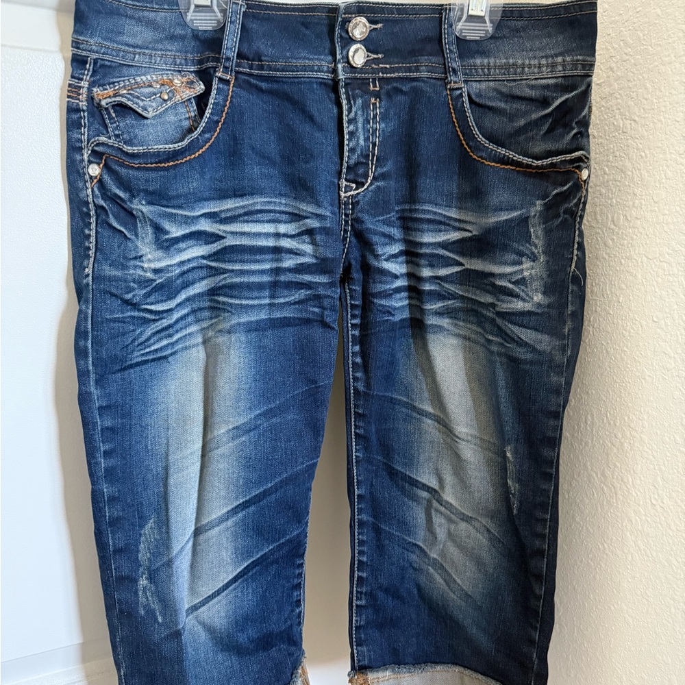 Stylish Blue Cropped Ankle Jeans with Modern Fit